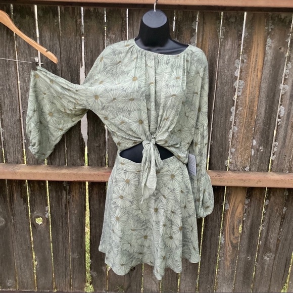 Wayf olive daisies sage green flair floral set M - Picture 1 of 6